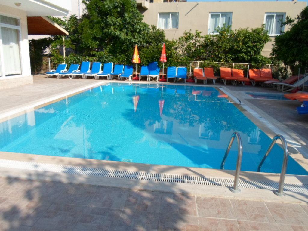 Apart Otel Banana 2*