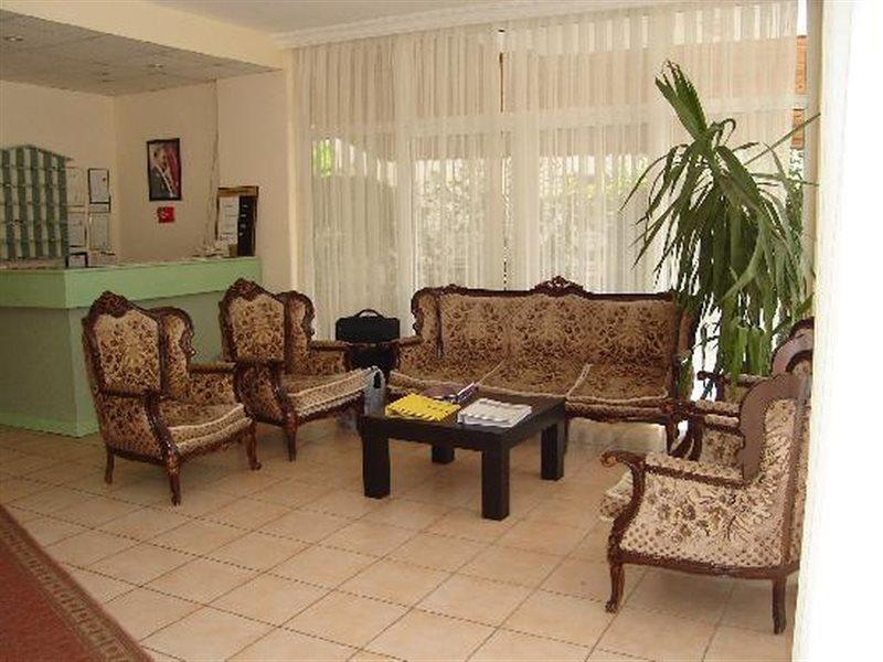 Apart Otel Banana 2*